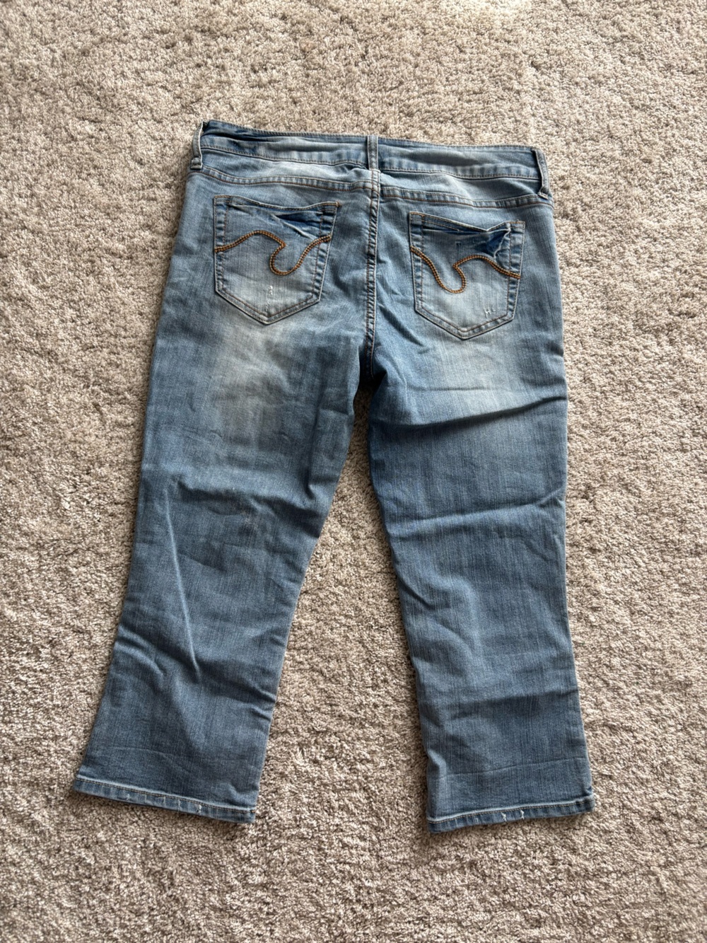refuge Light Blue Cropped Women's Jeans